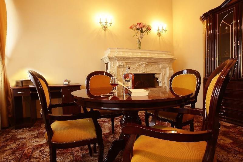 George Hotel Lviv Phòng bức ảnh