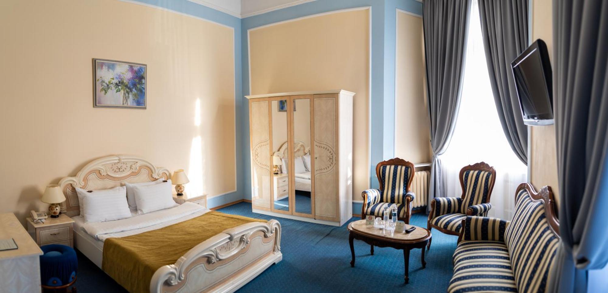 George Hotel Lviv Ngoại thất bức ảnh
