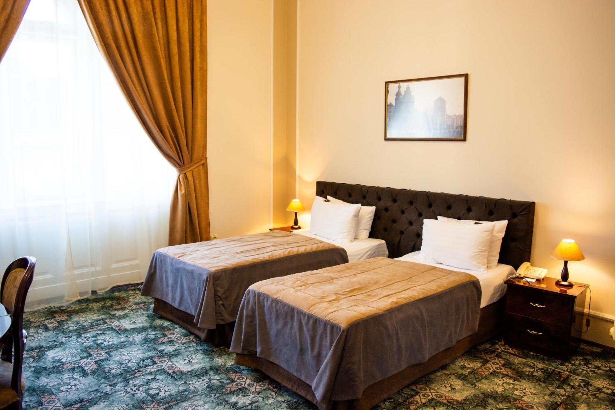George Hotel Lviv Ngoại thất bức ảnh