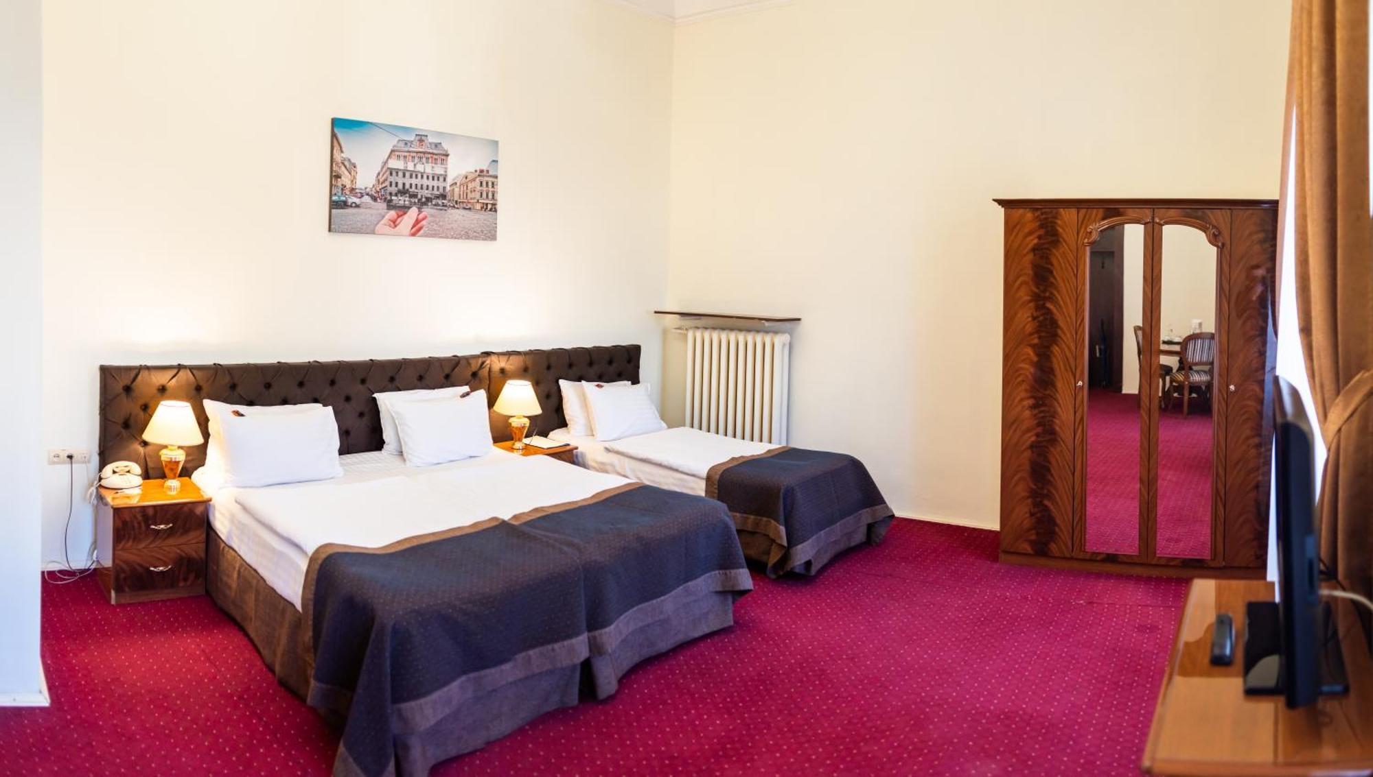 George Hotel Lviv Ngoại thất bức ảnh