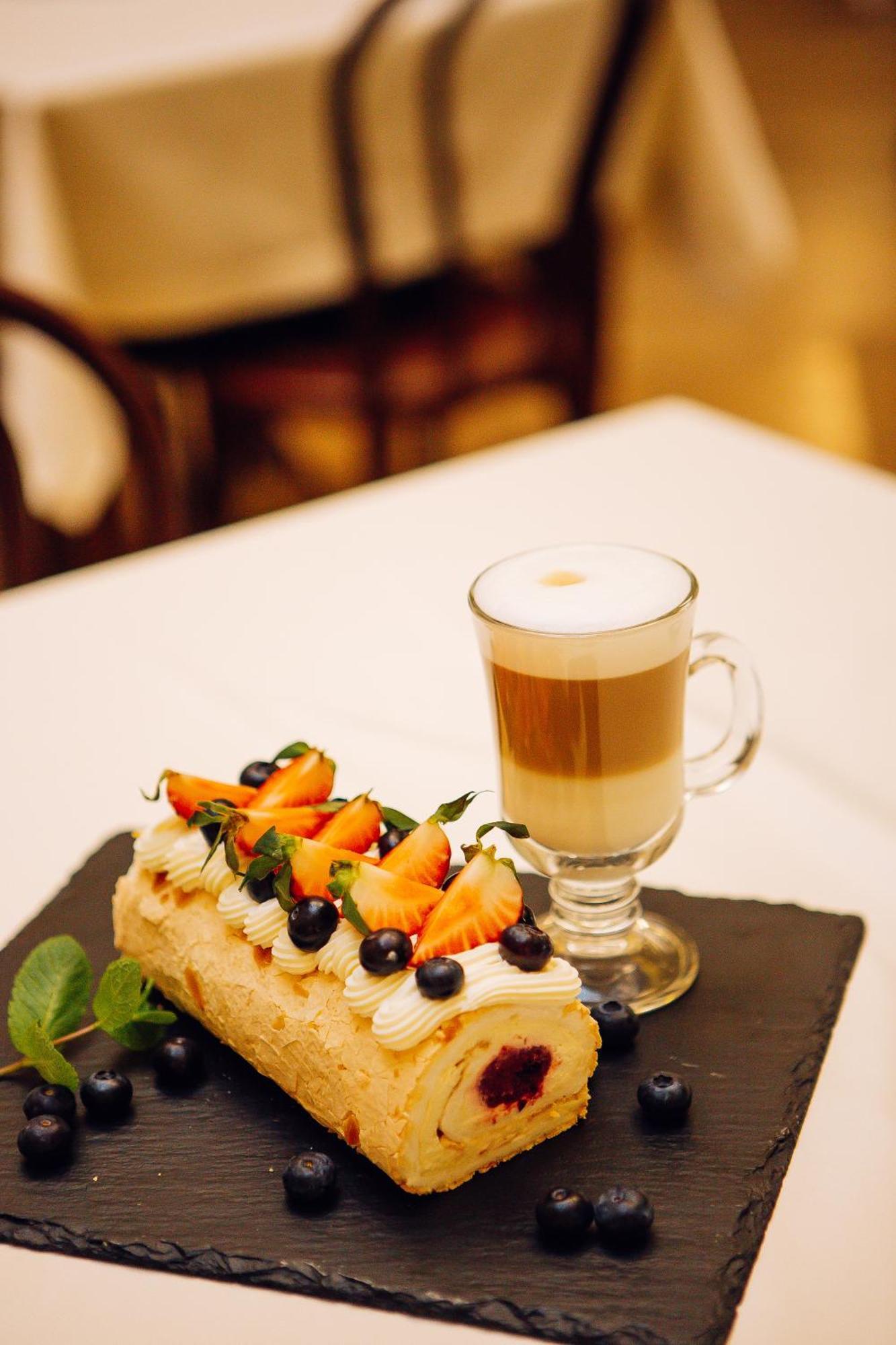 George Hotel Lviv Ngoại thất bức ảnh