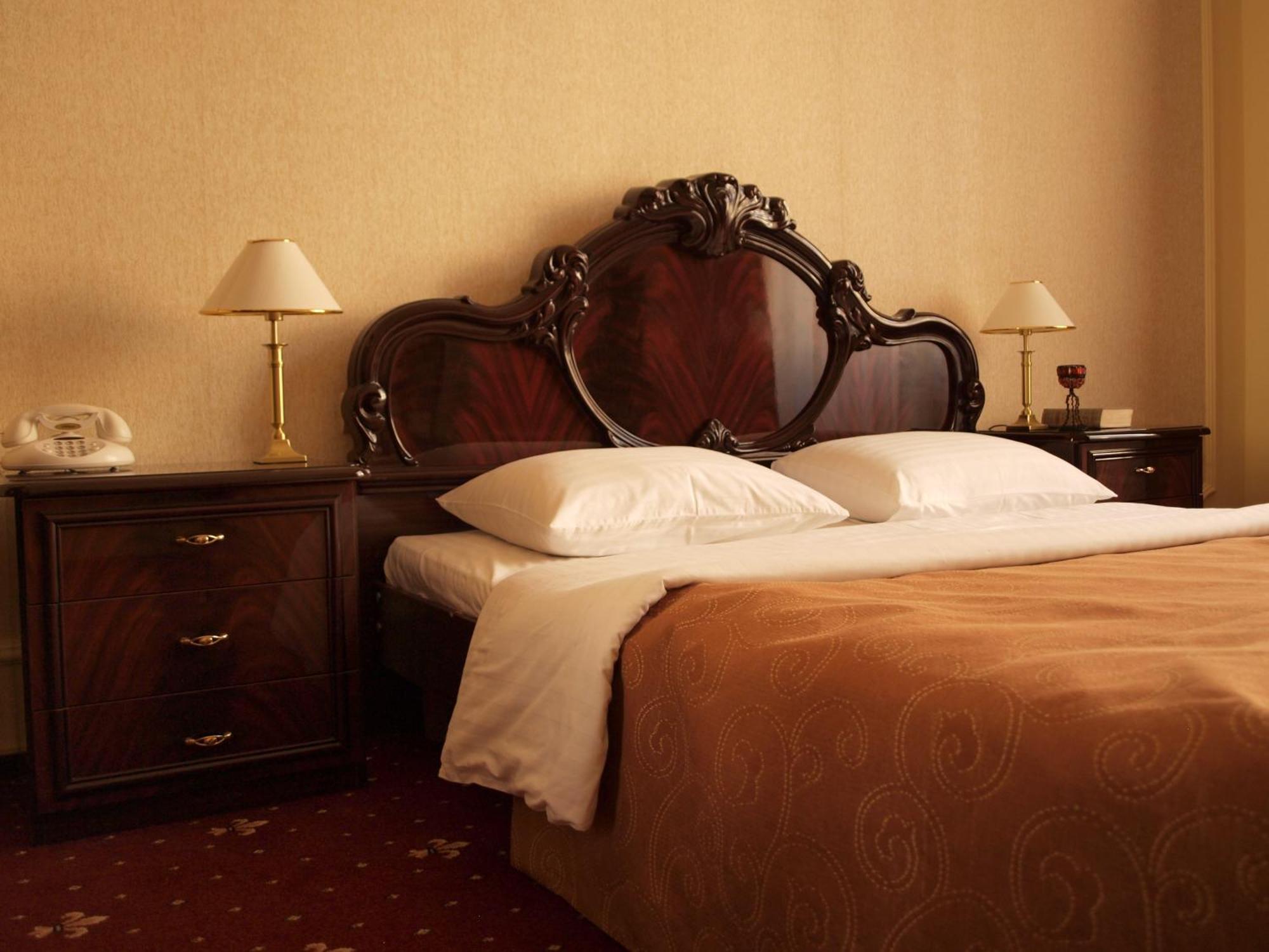 George Hotel Lviv Ngoại thất bức ảnh