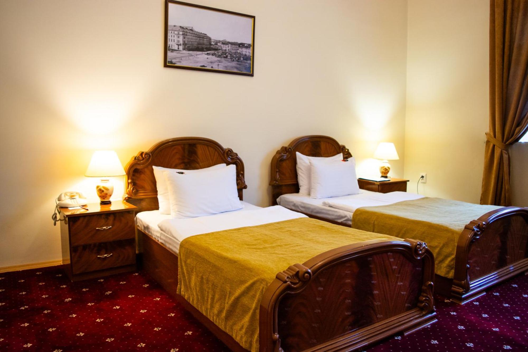 George Hotel Lviv Ngoại thất bức ảnh