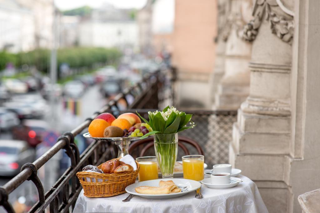 George Hotel Lviv Ngoại thất bức ảnh