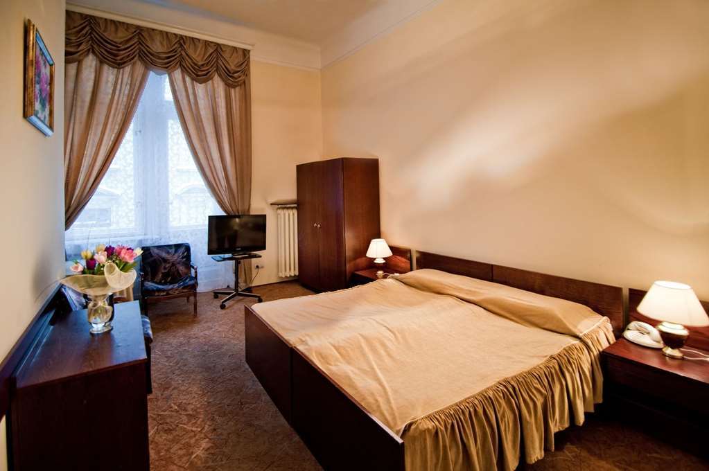 George Hotel Lviv Phòng bức ảnh
