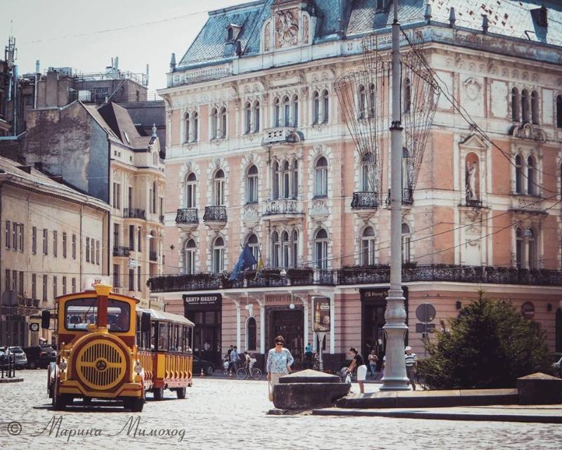 George Hotel Lviv Ngoại thất bức ảnh