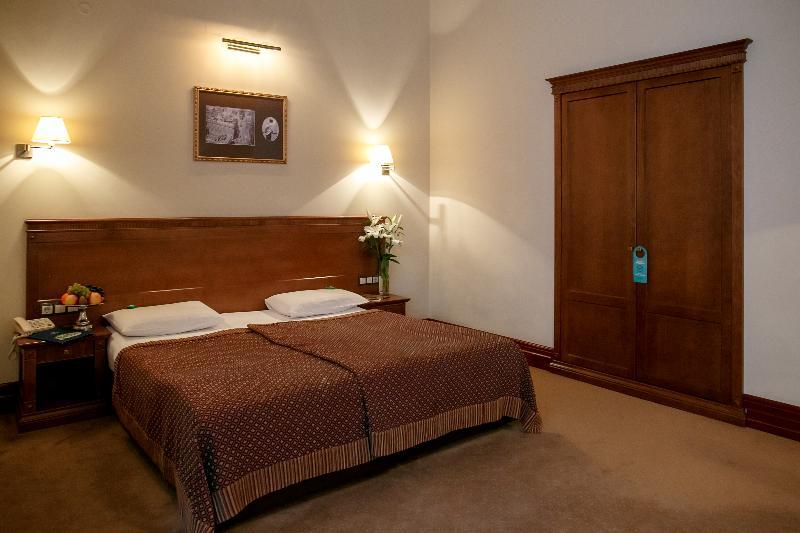 George Hotel Lviv Ngoại thất bức ảnh